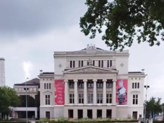 Vēl viena strūklaka putās