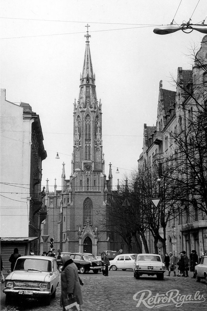 Skats uz Veco Svētās Ģertrūdes baznīcu. 1970. gadi.