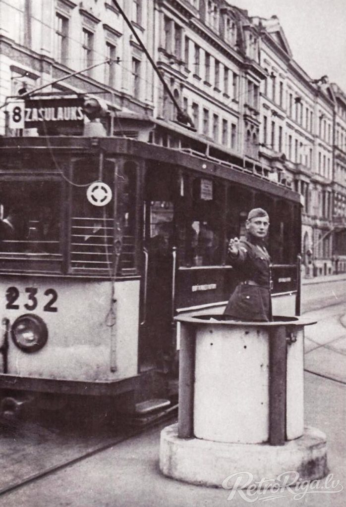 1940 gads. Satiksmes regulētājs Aspazijas bulvārī
