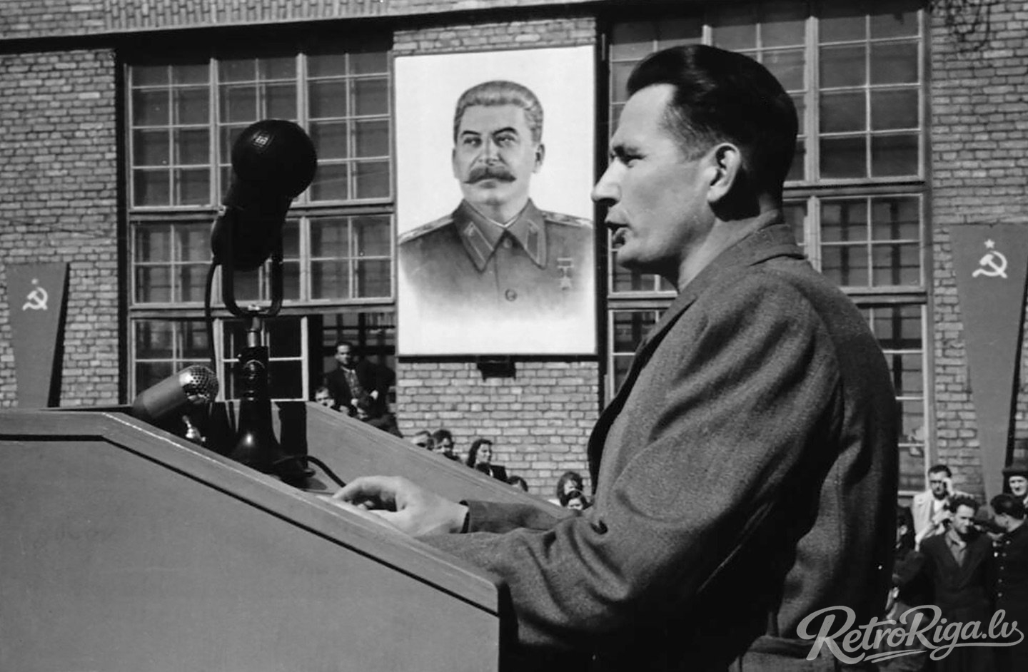 1952. gads. VEF rūpnīcas strādnieku protesta mītiņš pret karu Korejā