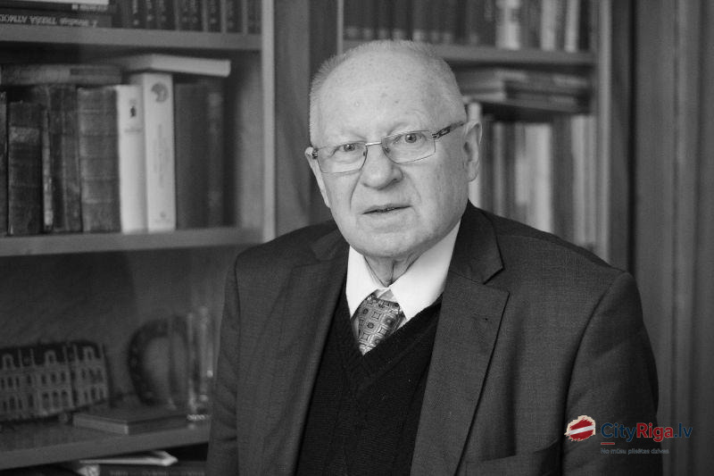 Jānis Stradiņš
