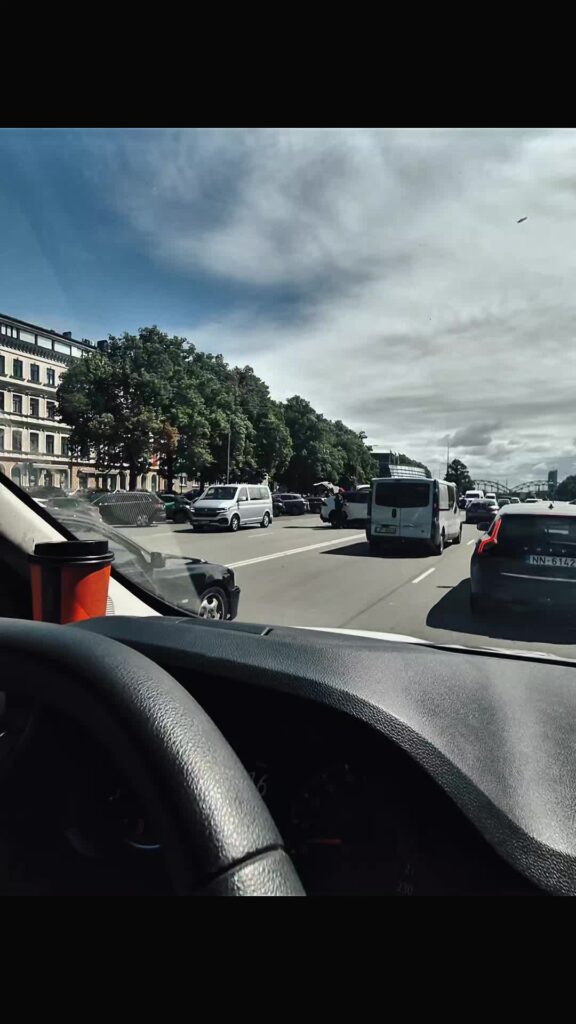 Avārija 11. novembra krastmalā