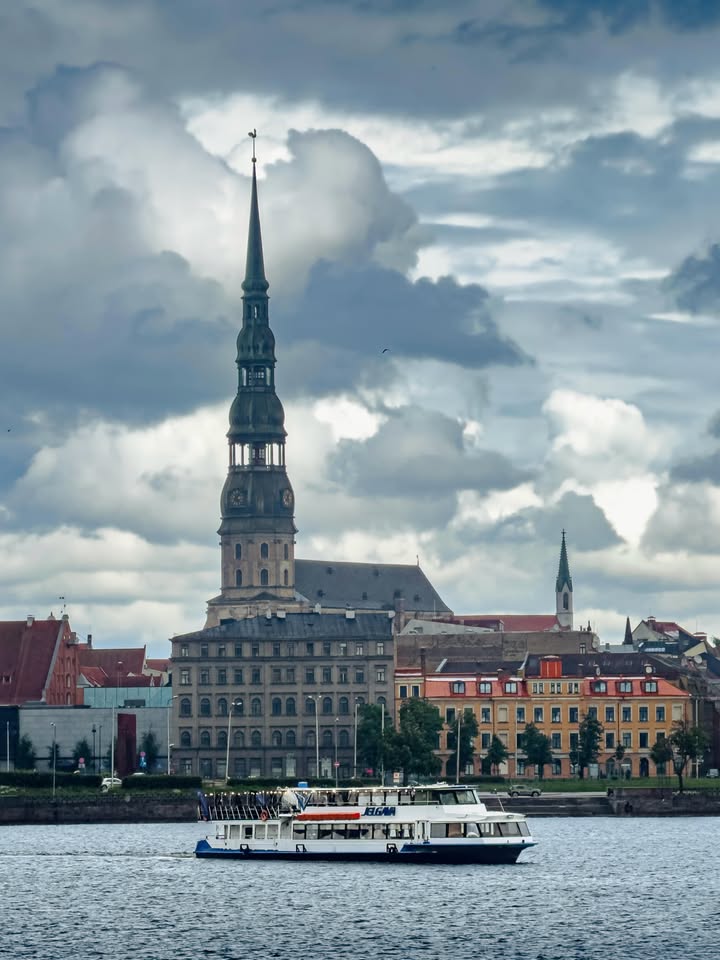 Pirmdienas vakara ēters ir atvērts