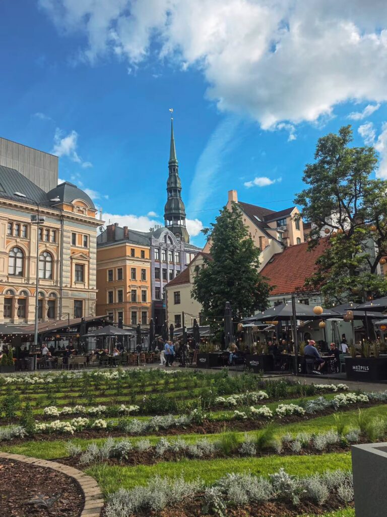 Piektdienas vakara ēters ir sācies