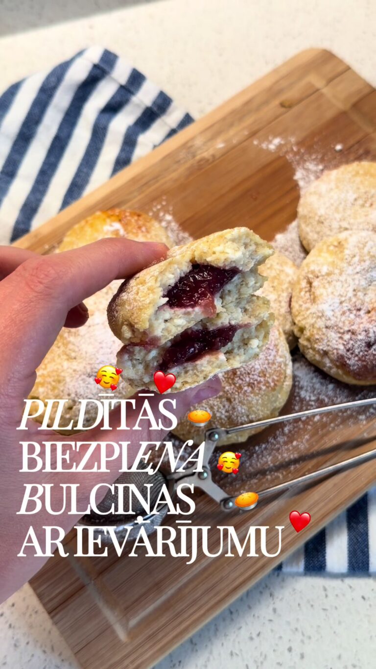 Pildītās biezpiena bulciņas ar ievārījumu