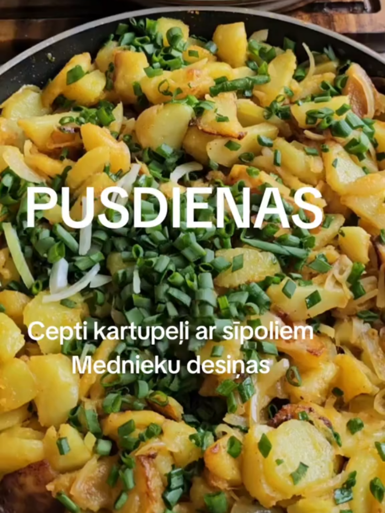 Cepti kartupeļi ar sīpoliem un Mednieku desiņām
