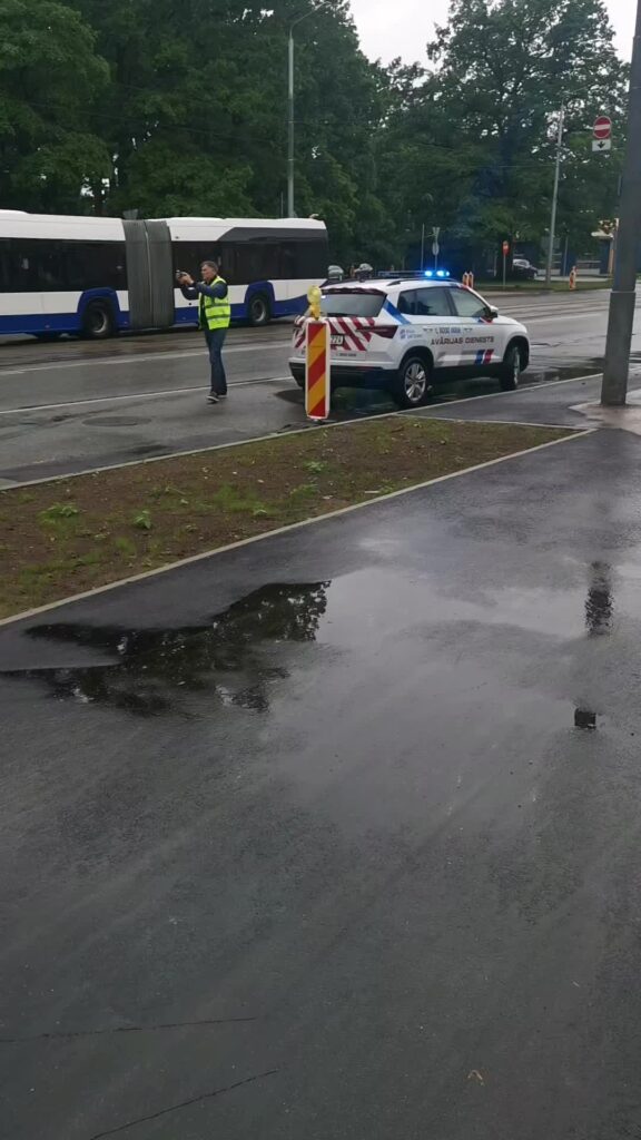 Negadījums apturēja 37. maršruta autobusa kustību