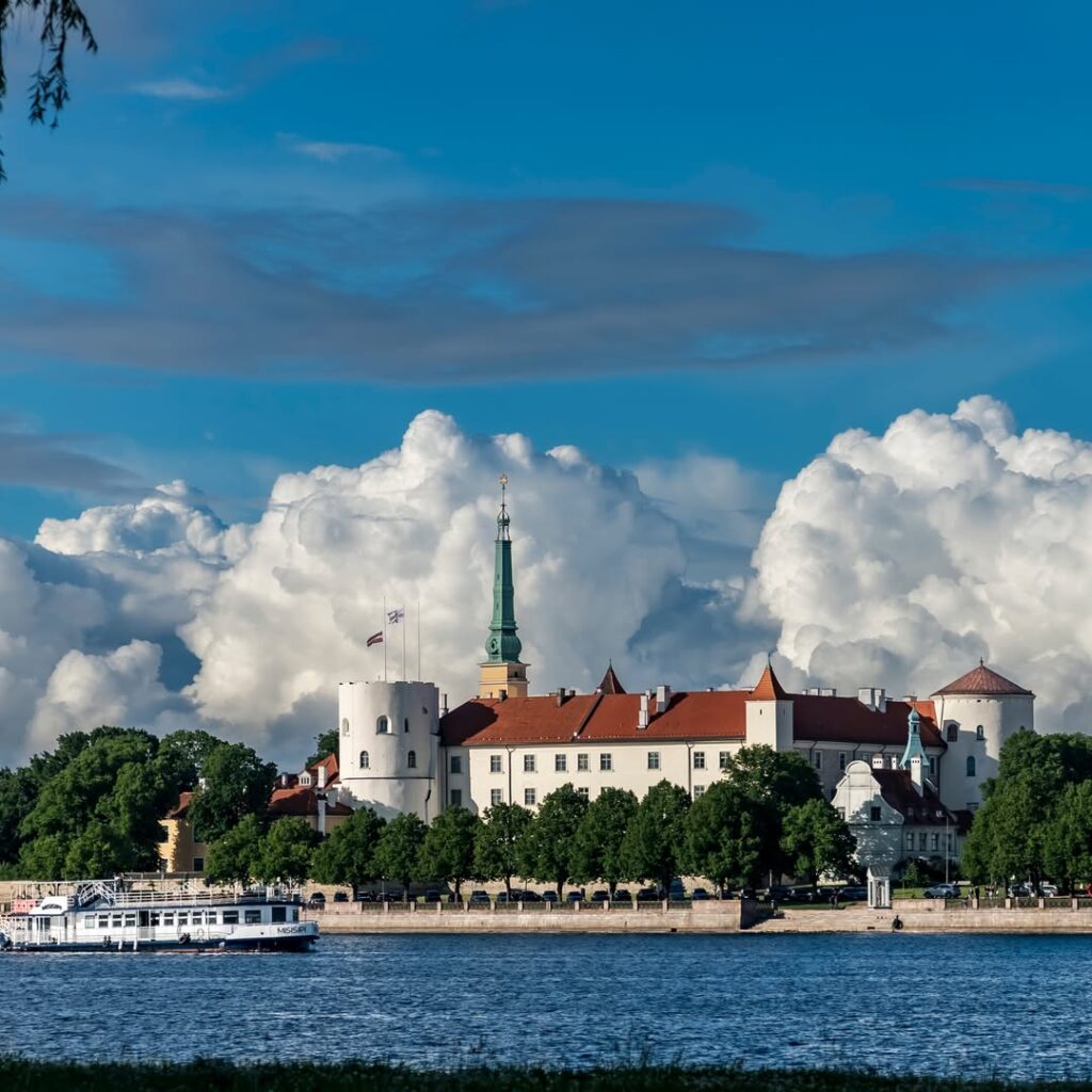 Sestdienas vakara ēters ir atvērts!