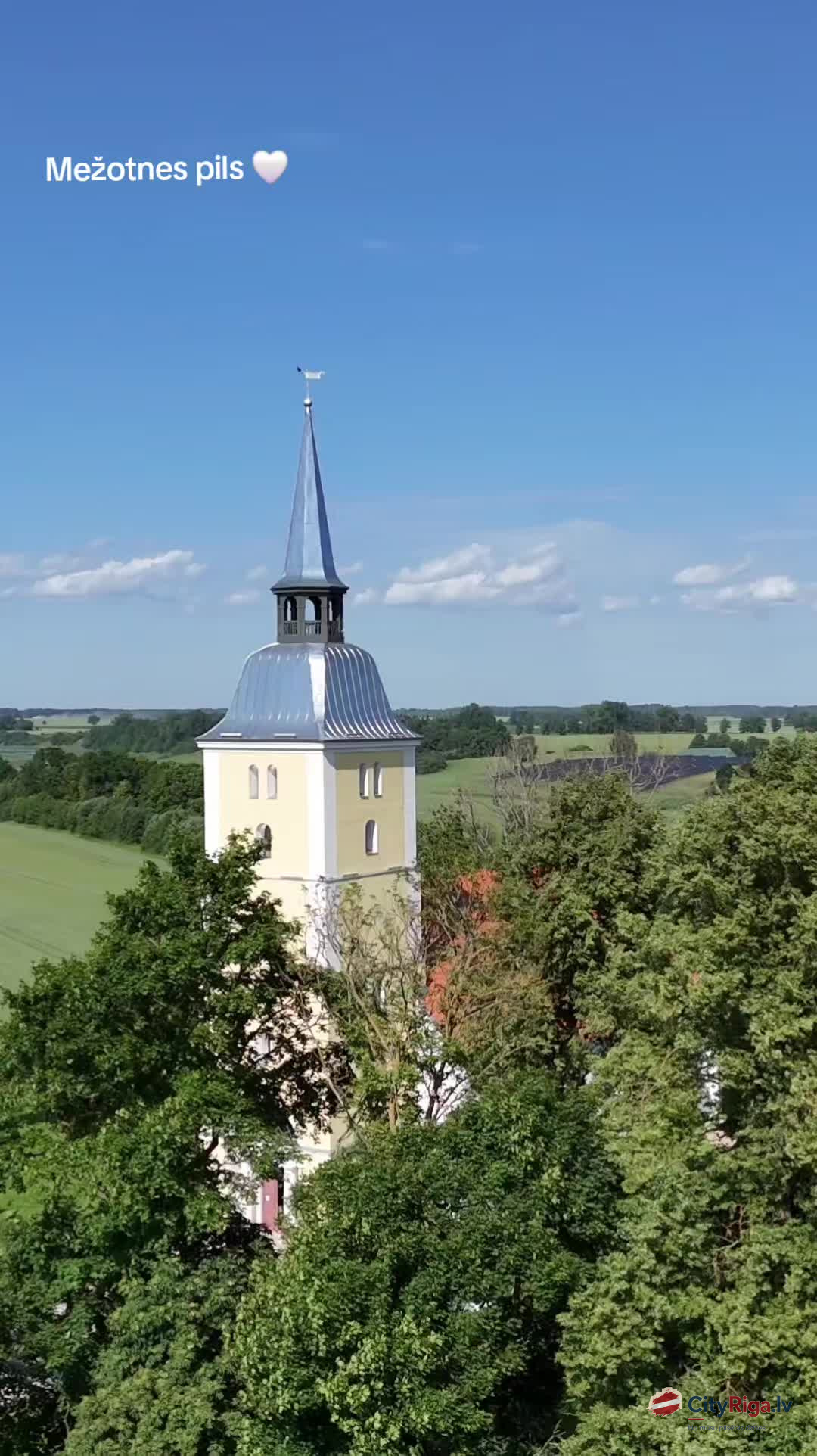 Skaistā Mežotnes baznīca