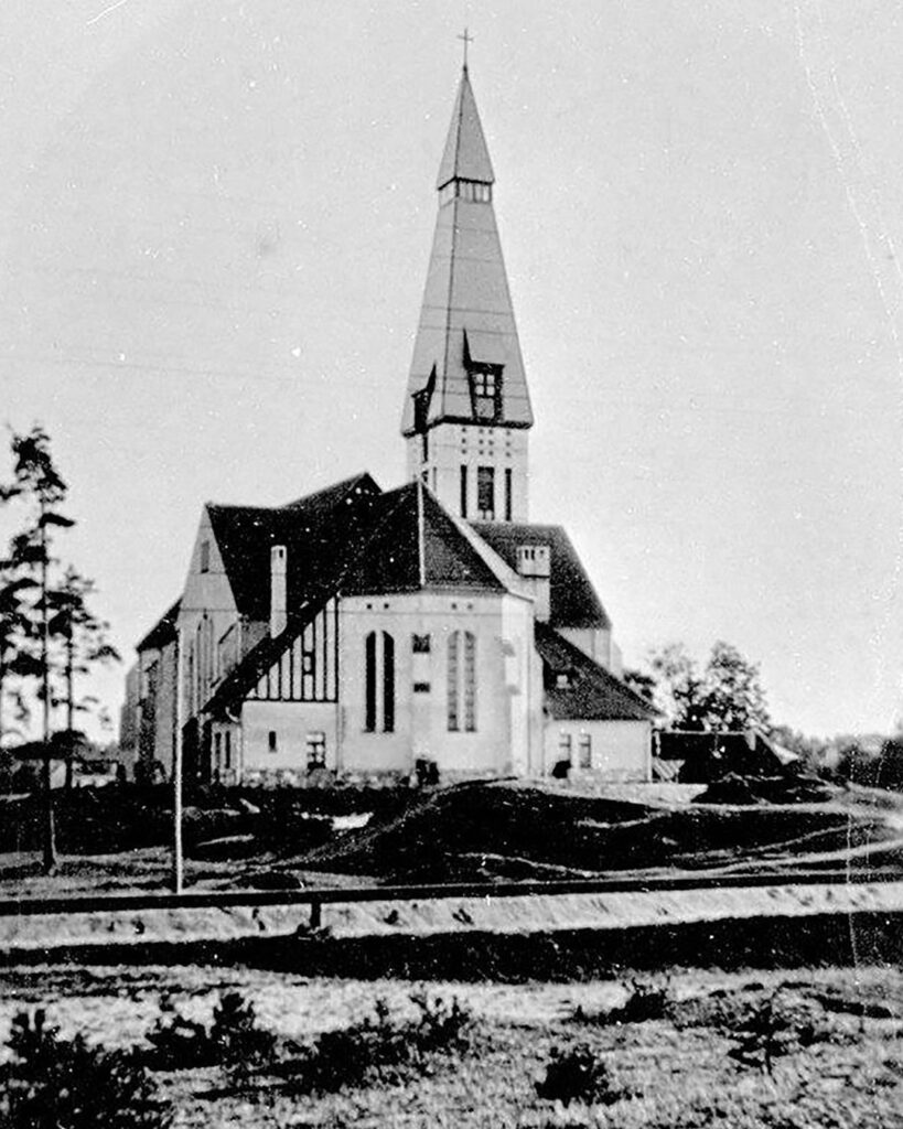 1925. gads. Svētā Krusta baznīca.