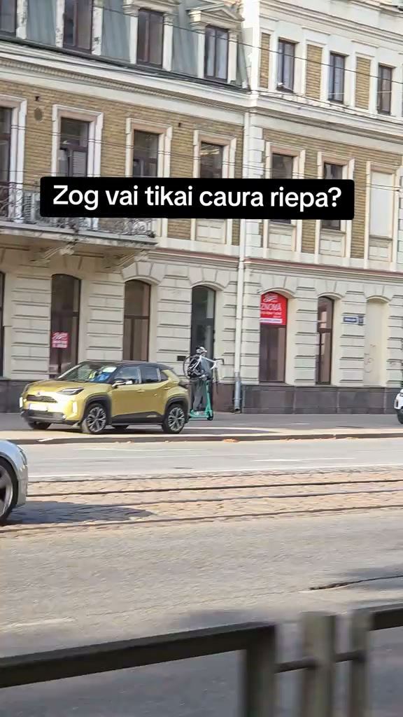 Kad nevar izvēlēties — braukt ar skrejriteni vai velosipēdu
