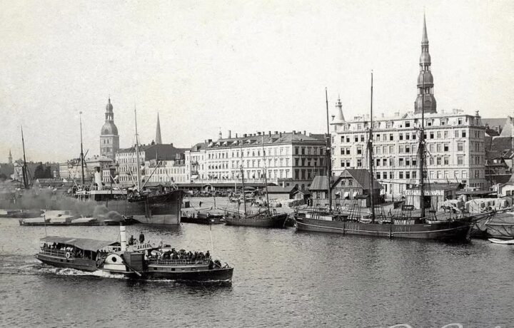 1900. gadi. Skats uz krastmalu un pilsētu