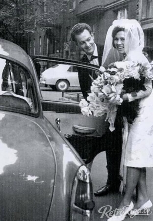 1964. gads. Pie dzimtsarakstu nodaļas Alunāna ielā