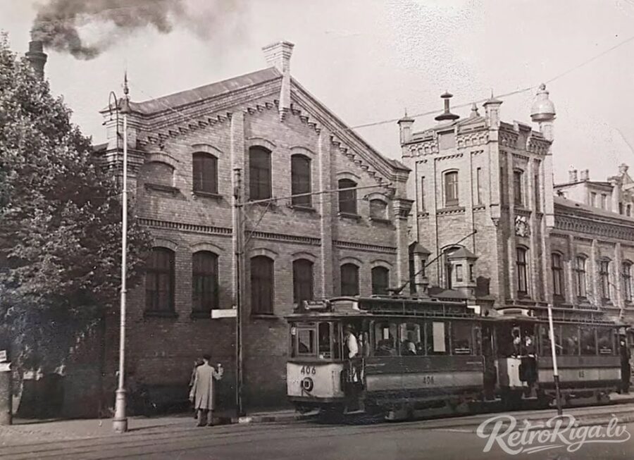 Tramvaja pietura Pulkveža Brieža un Hanzas ielas krustojumā