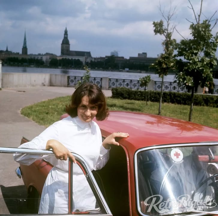 1973. gads. Rīgas 4. poliklīnikas neatliekamās medicīniskās palīdzības dienesta automašīna