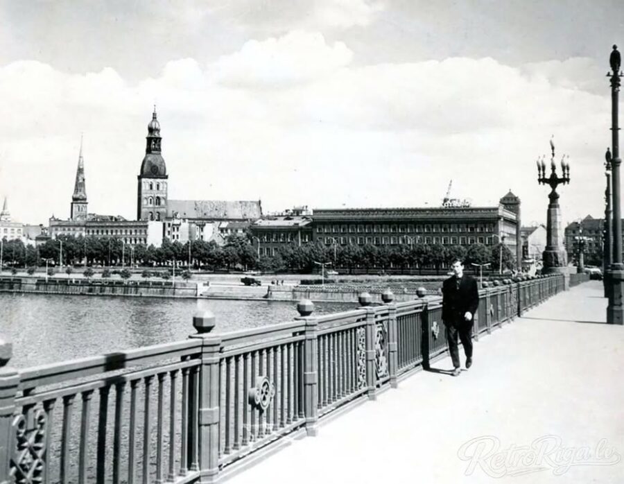 1965. gads. Uz Oktobra tilta