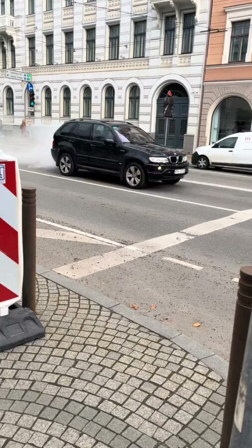 🌙 RĪGA NEGULĒ | BMW UZTAISA DŪMU AIZSEGU! 💨🚗