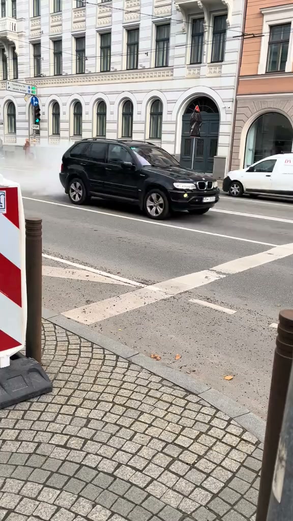 🌙 RĪGA NEGULĒ | BMW UZTAISA DŪMU AIZSEGU! 💨🚗